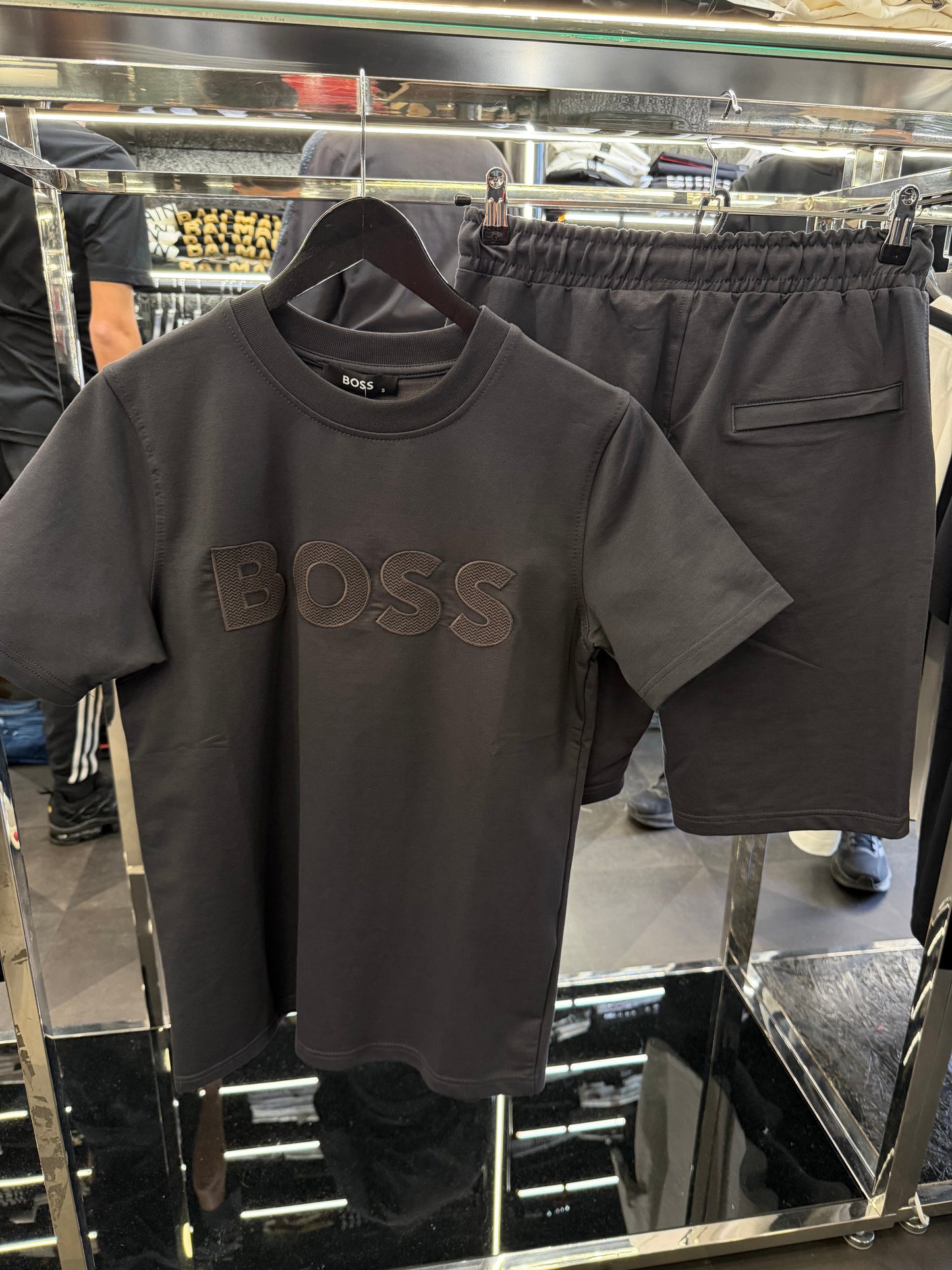BOSS - ΣΕΤ ΣΟΡΤΣ