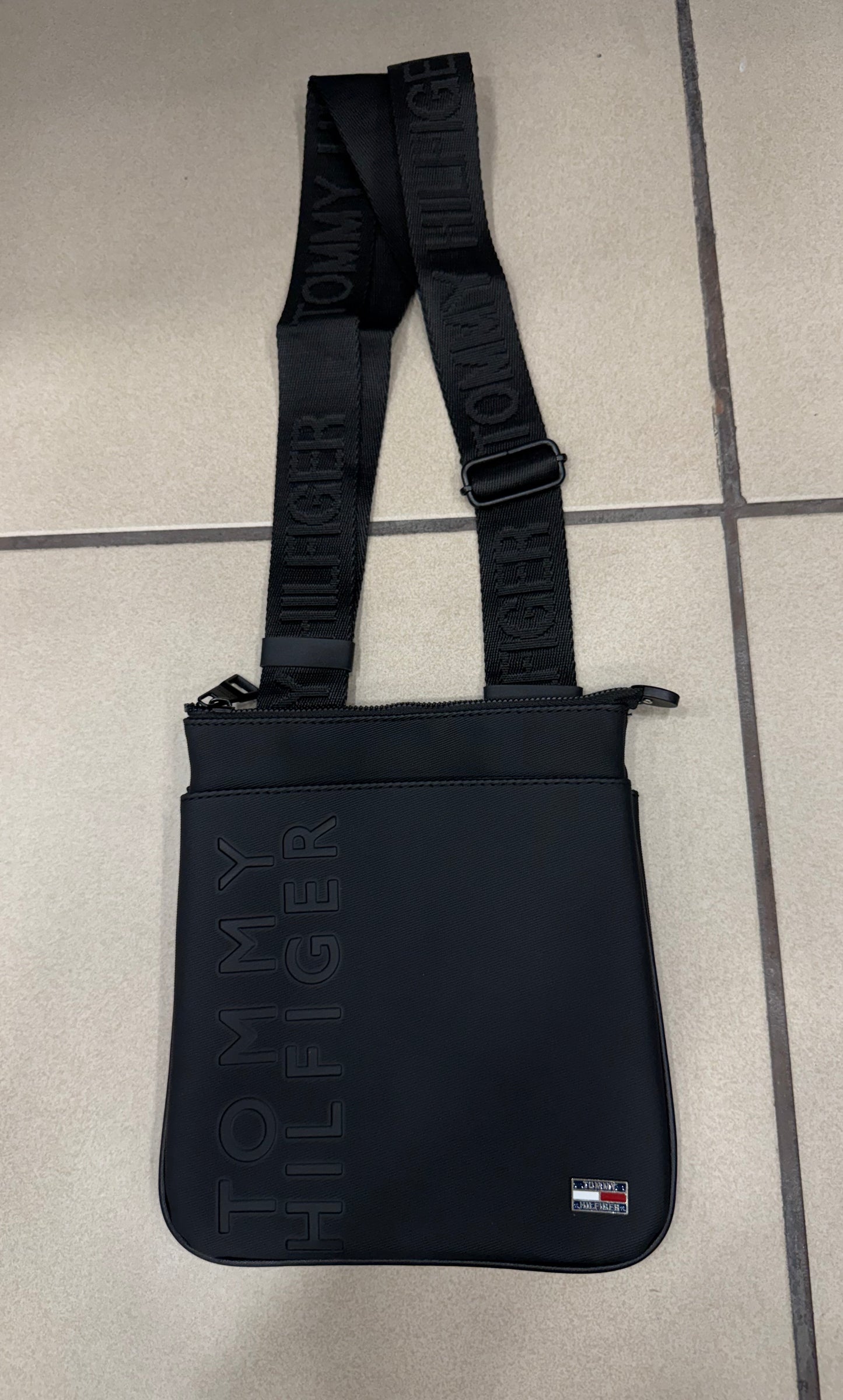 TOMMY HILFIGER  ΤΣΑΝΤΑΚΙ NEW 2026