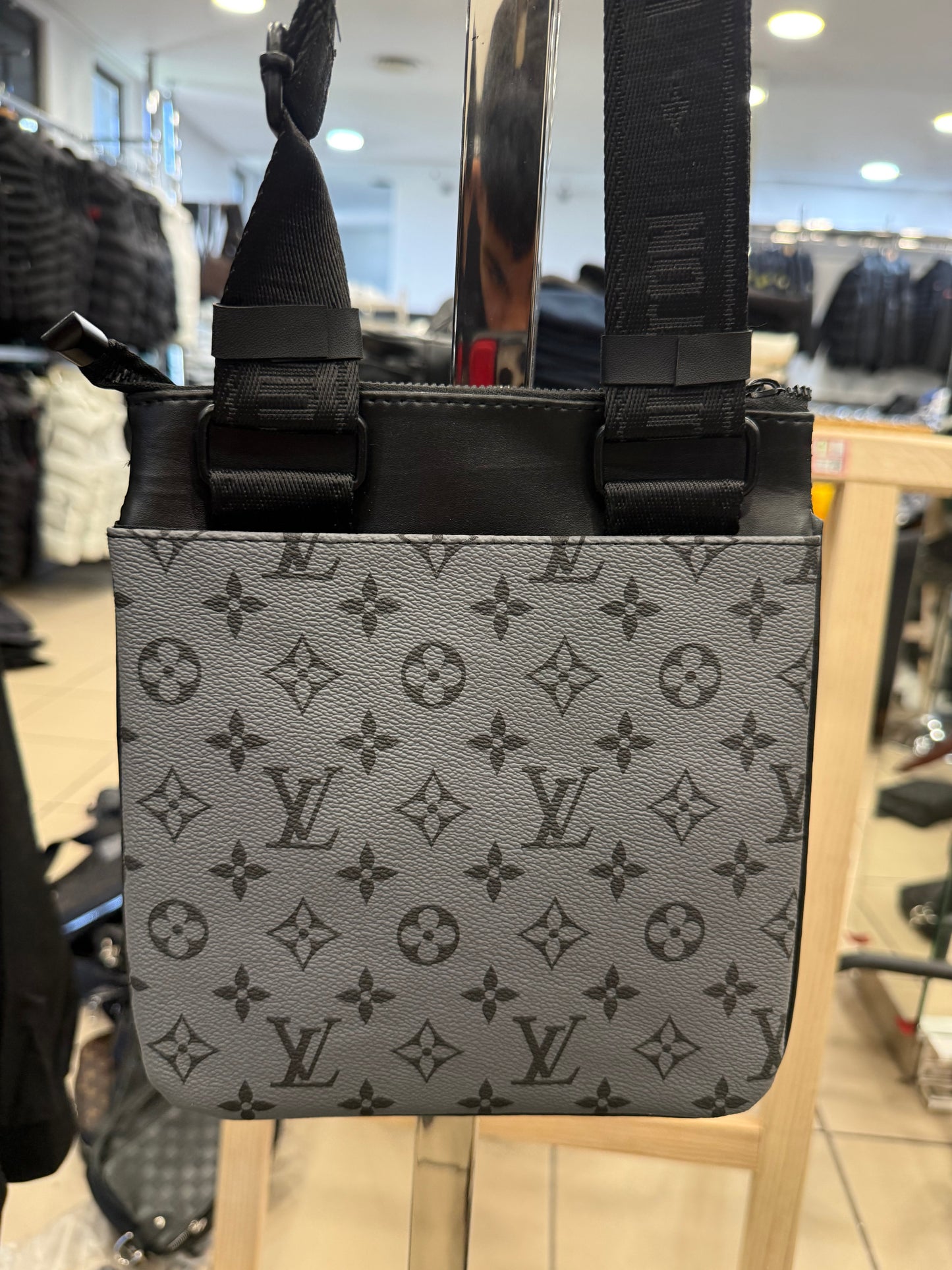 LOUIS VUITTON ΤΣΑΝΤΑΚΙ NEW 2026